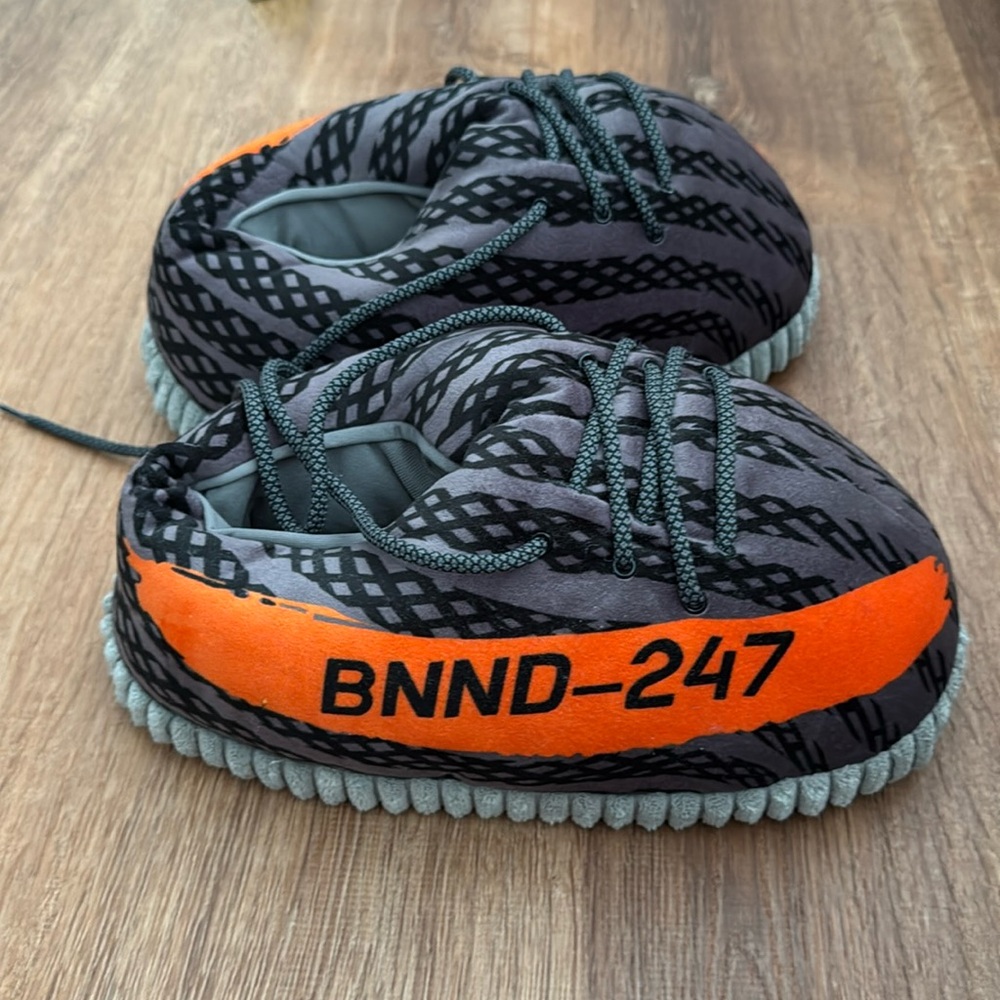 Minimally worn mock Yeezy slippers. Fits women’s size 7.5-9